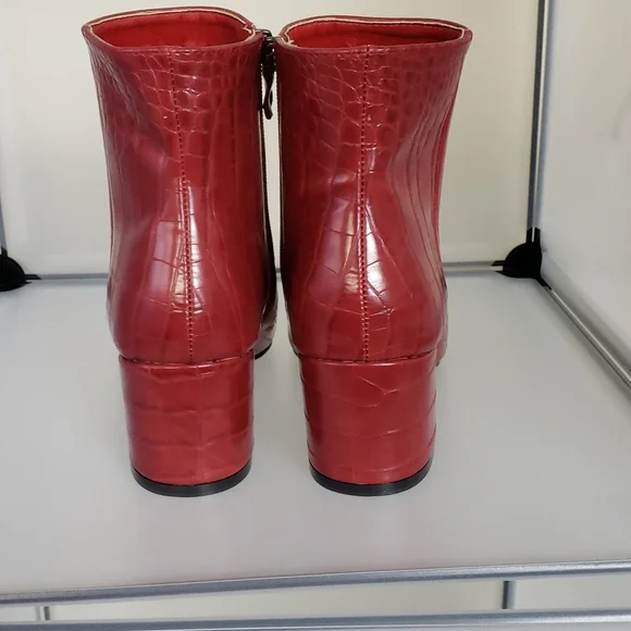 NWOT Red Ankle Boots Faux Crocodile - Picture 2 of 5